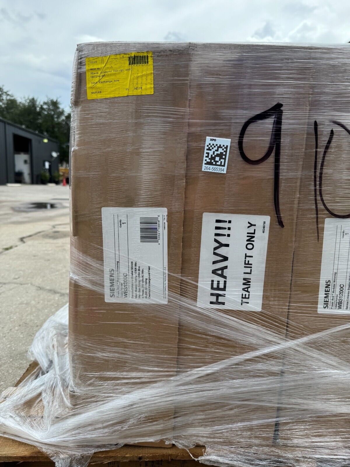 Siemens WB31200C Power Mod Standard Circuit Breaker 3-Phase 4-Wire 240V (1200A)