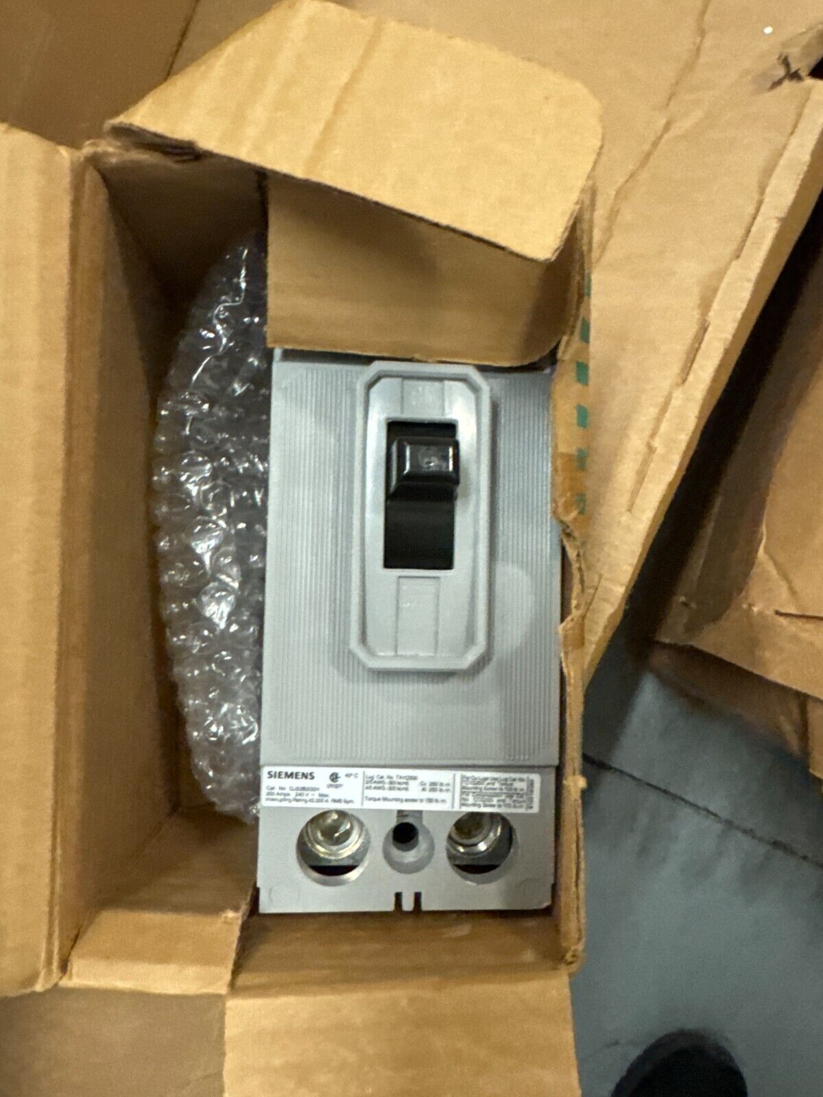 Siemens QJ22B200H Circuit Breaker 200 AMP 240 VAC 2 Pole 1 Phase