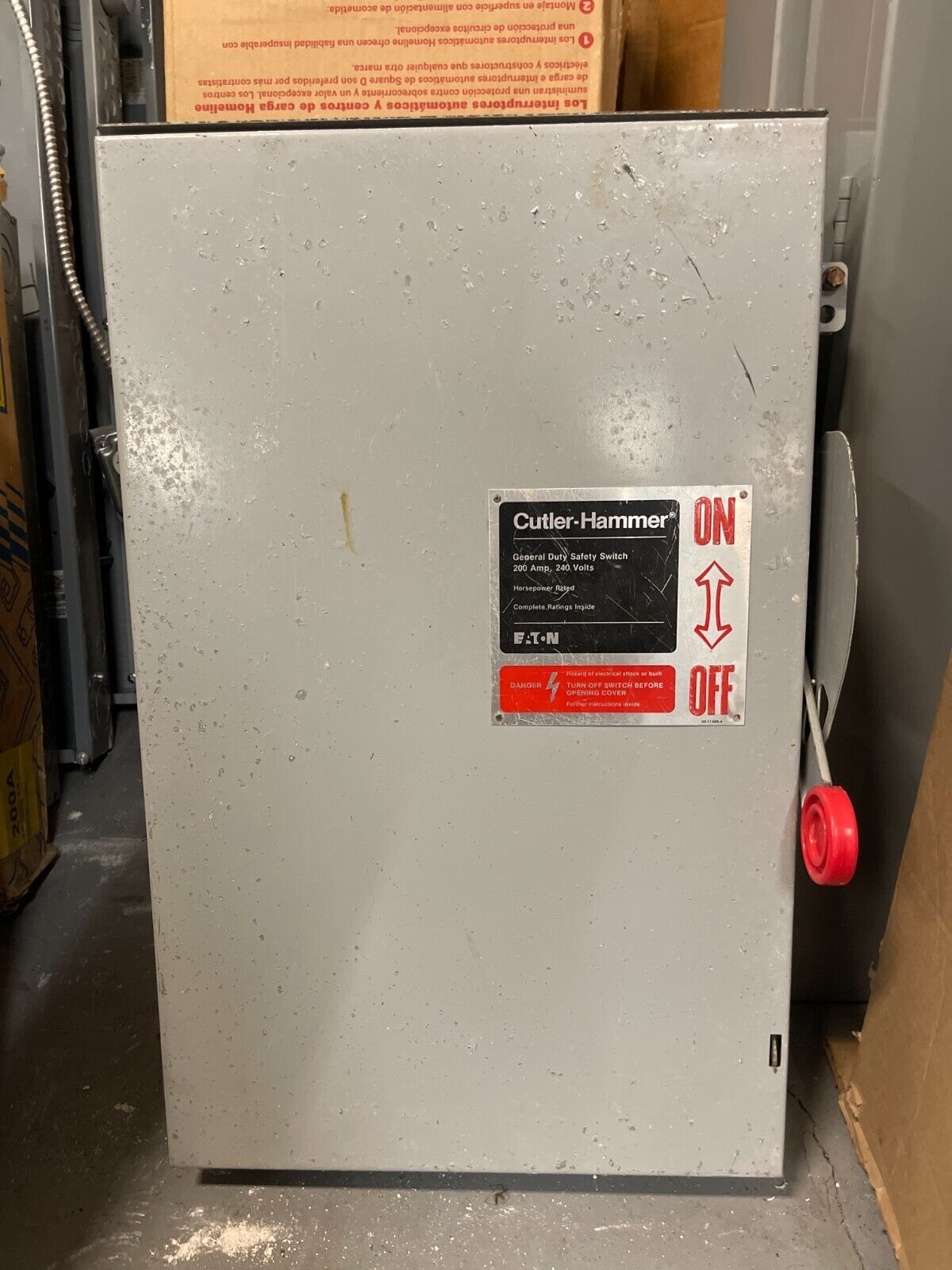 Cutler-Hammer DHG224NRK Safety Switch 200A NEMA3R 2-Pole 3-Wire 240V