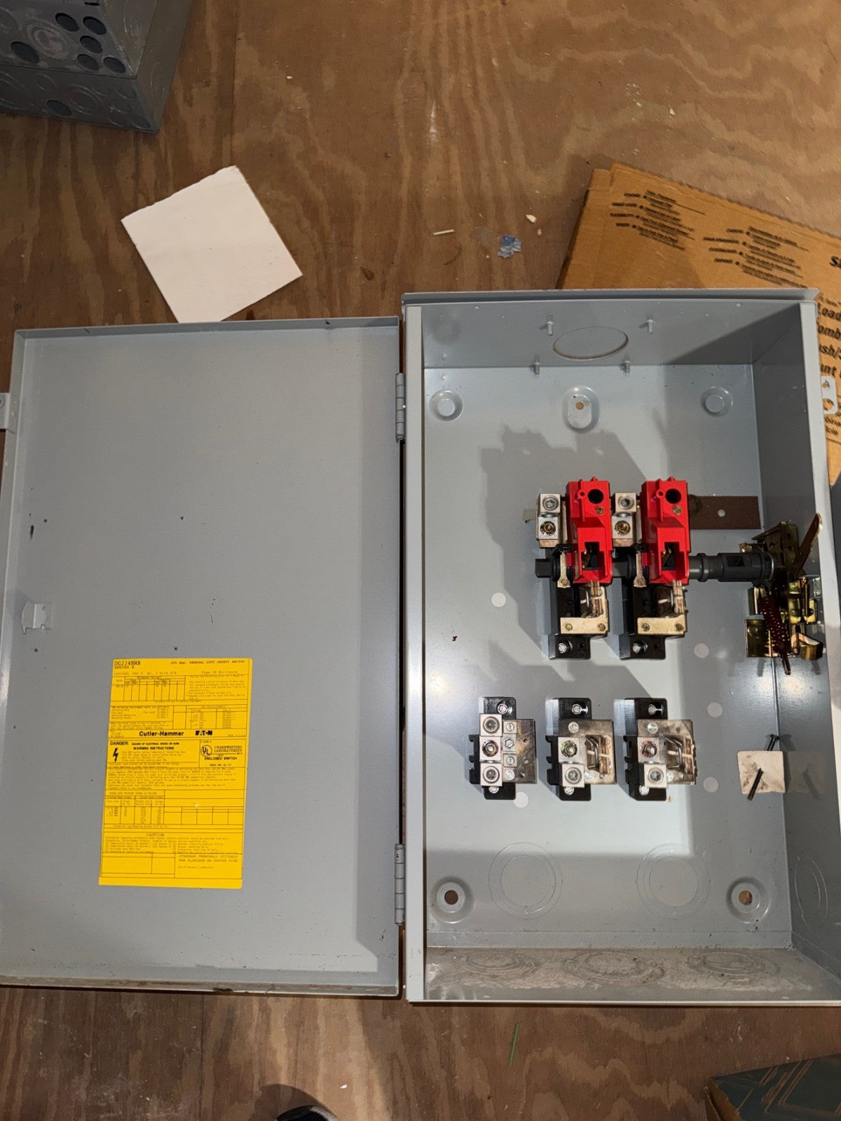 Eaton DG224NRK 200A 240 Volt 2 Pole Fusible 3r Outdoor Disconnect Switch (QTY 2)