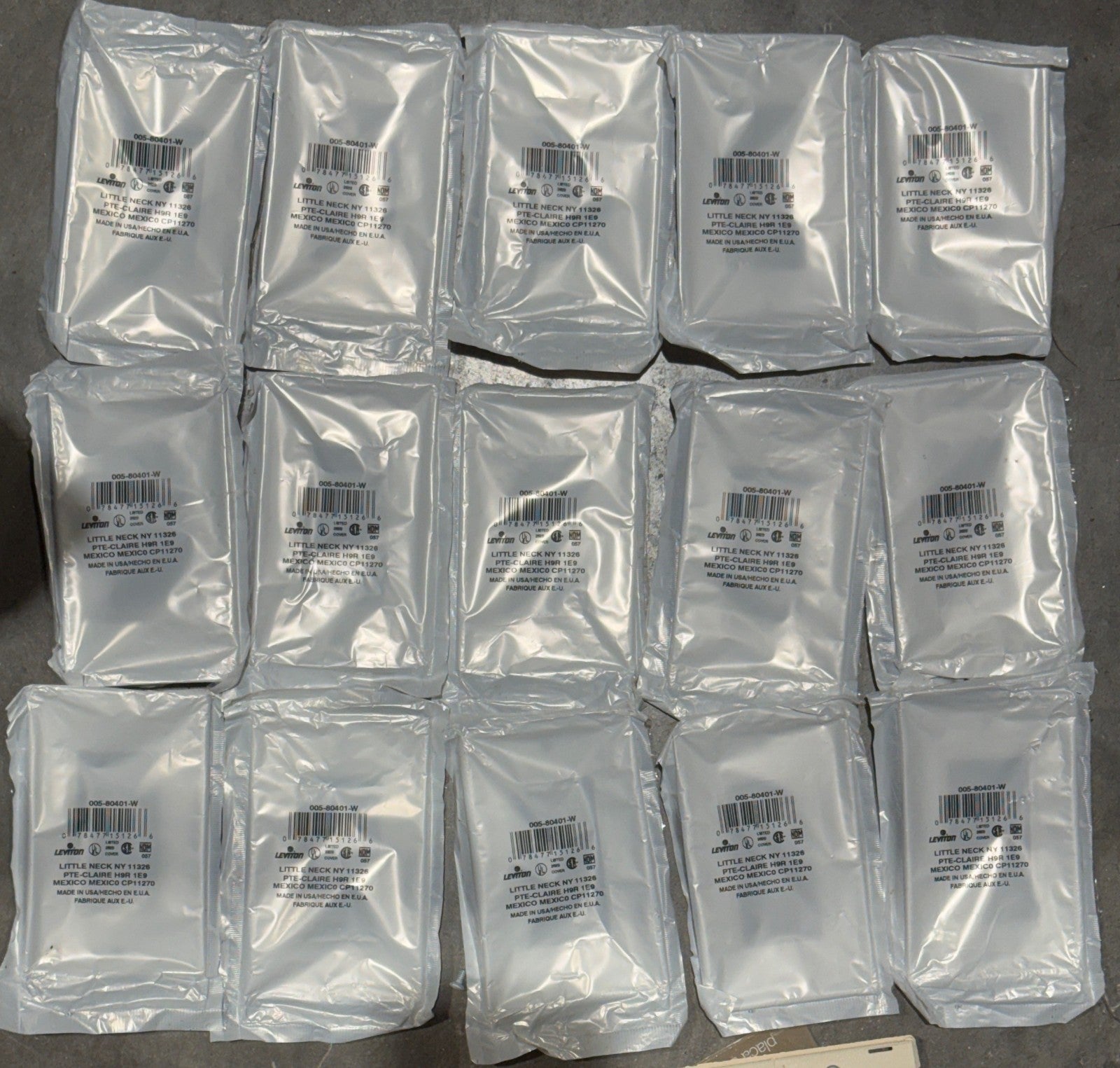 Leviton 80401-W 1-Gang Decora Wallplate, White Lot of 15