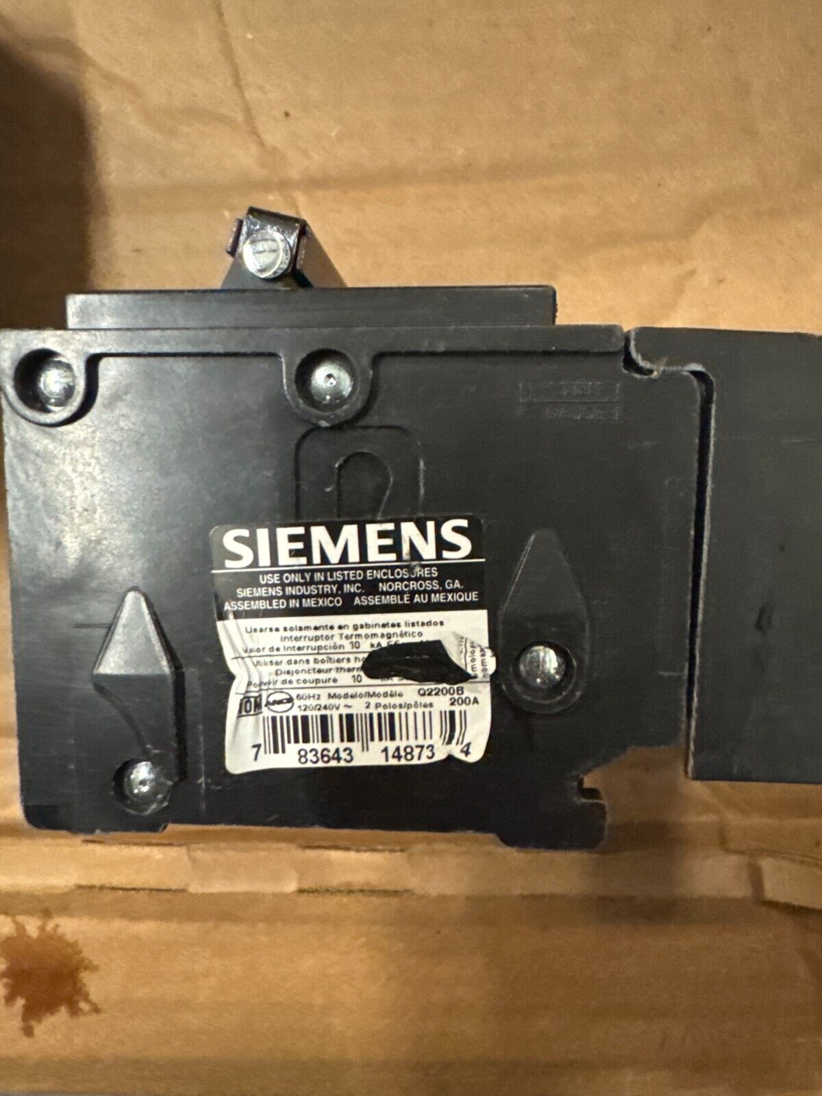 Siemens Q2200B Main Circuit Breaker 2-Pole 120/240Vac @ 6-Hz 200 Ampere 