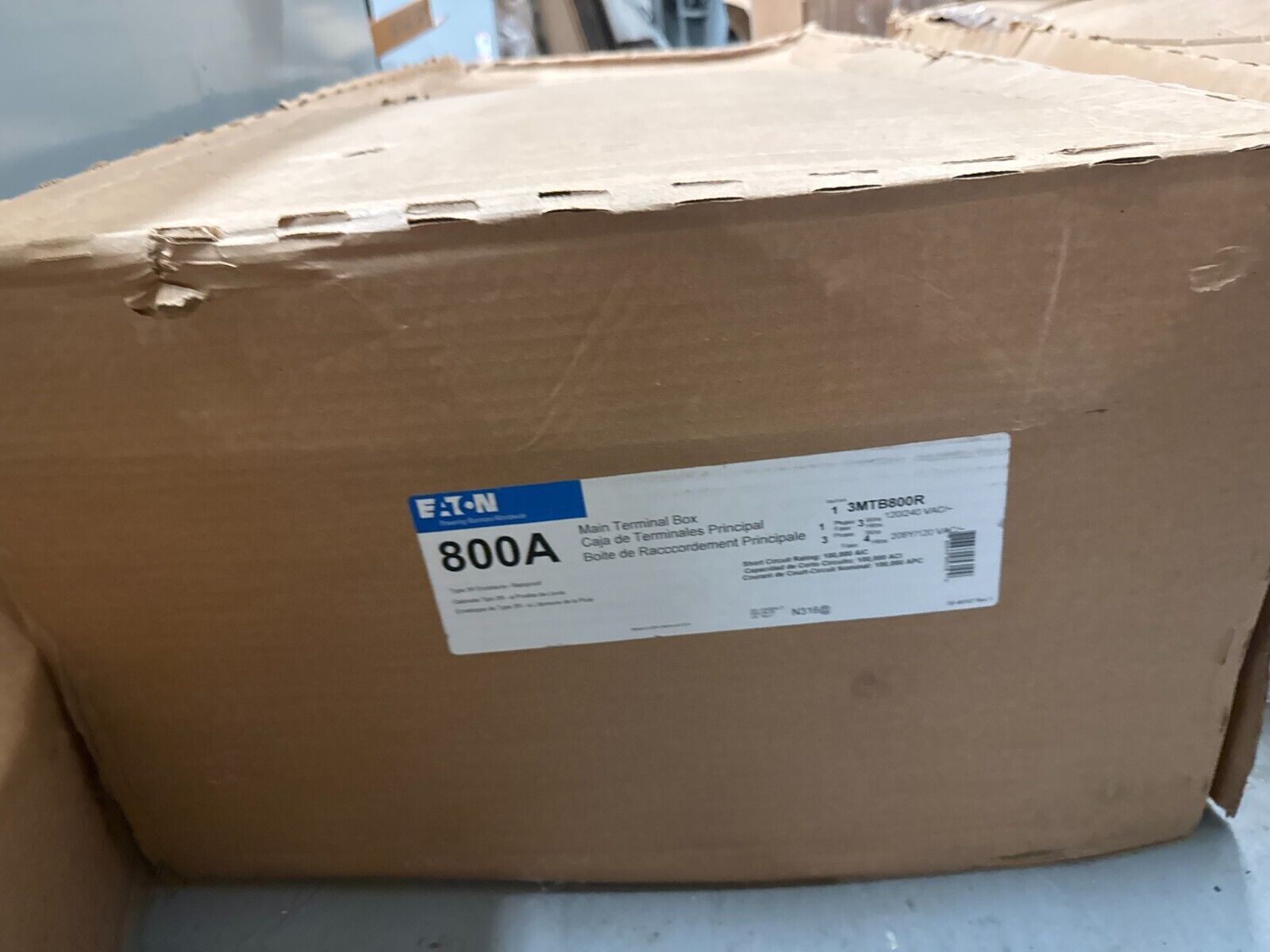 Eaton 3MTB800R Main Terminal Box 800A NEMA 3R 4-Wire 3-Ph 120/208V 250-500kcmil