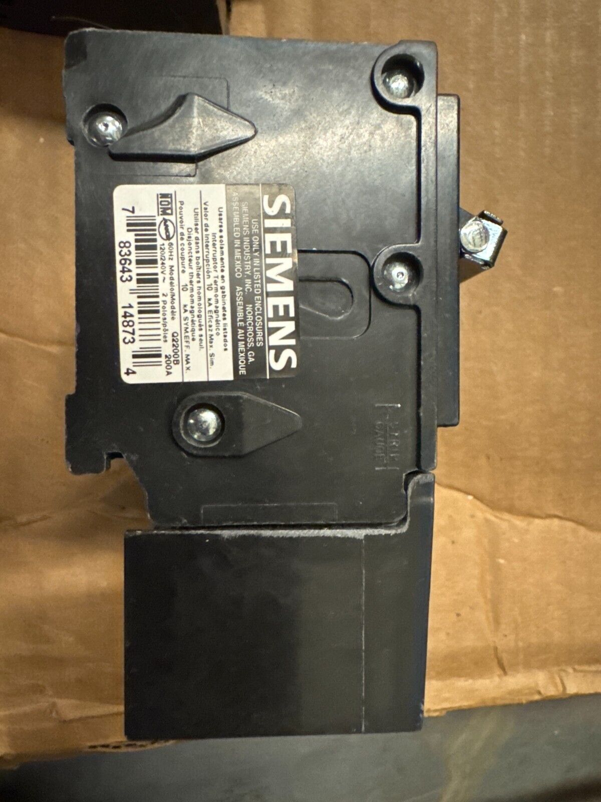 Siemens Q2200B Main Circuit Breaker 2-Pole 120/240Vac @ 6-Hz 200 Ampere 