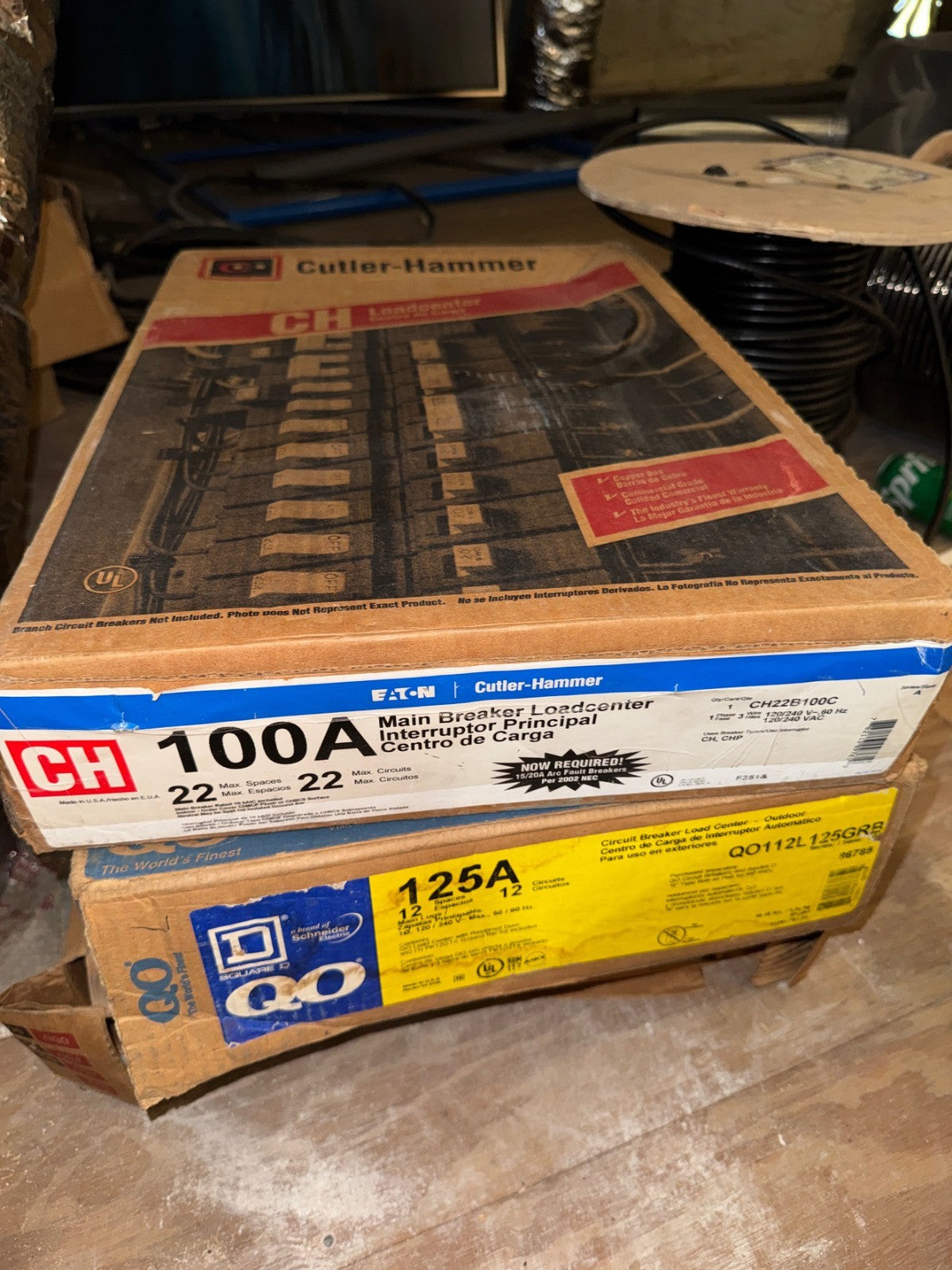 Cutler Hammer CH22B100C Load Center 22 Space 22 Circuit 100A 120/240VAC