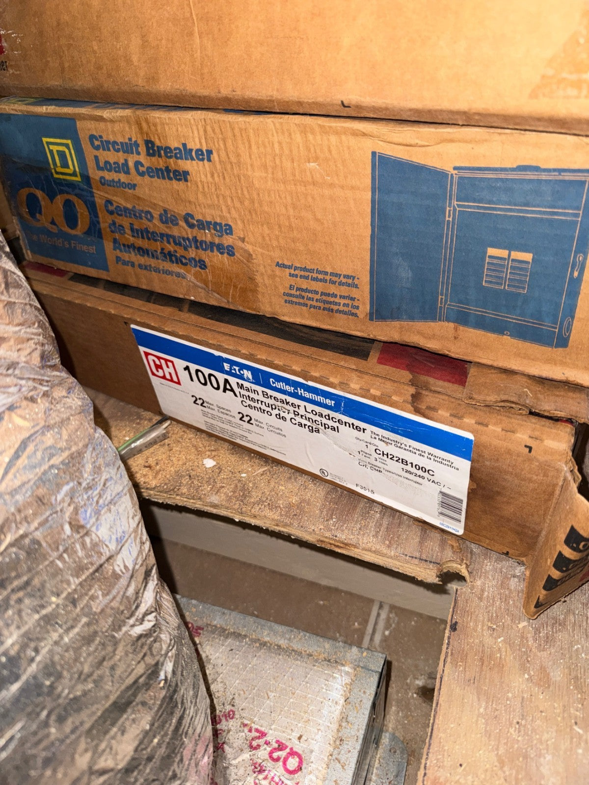 Cutler Hammer CH22B100C Load Center 22 Space 22 Circuit 100A 120/240VAC