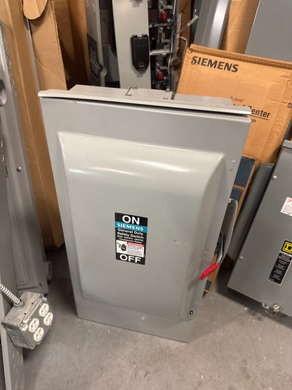 Siemens HF364N Heavy Duty Safety Switch 3-Pole 3-Fuse 600VAC 200A Outdoor