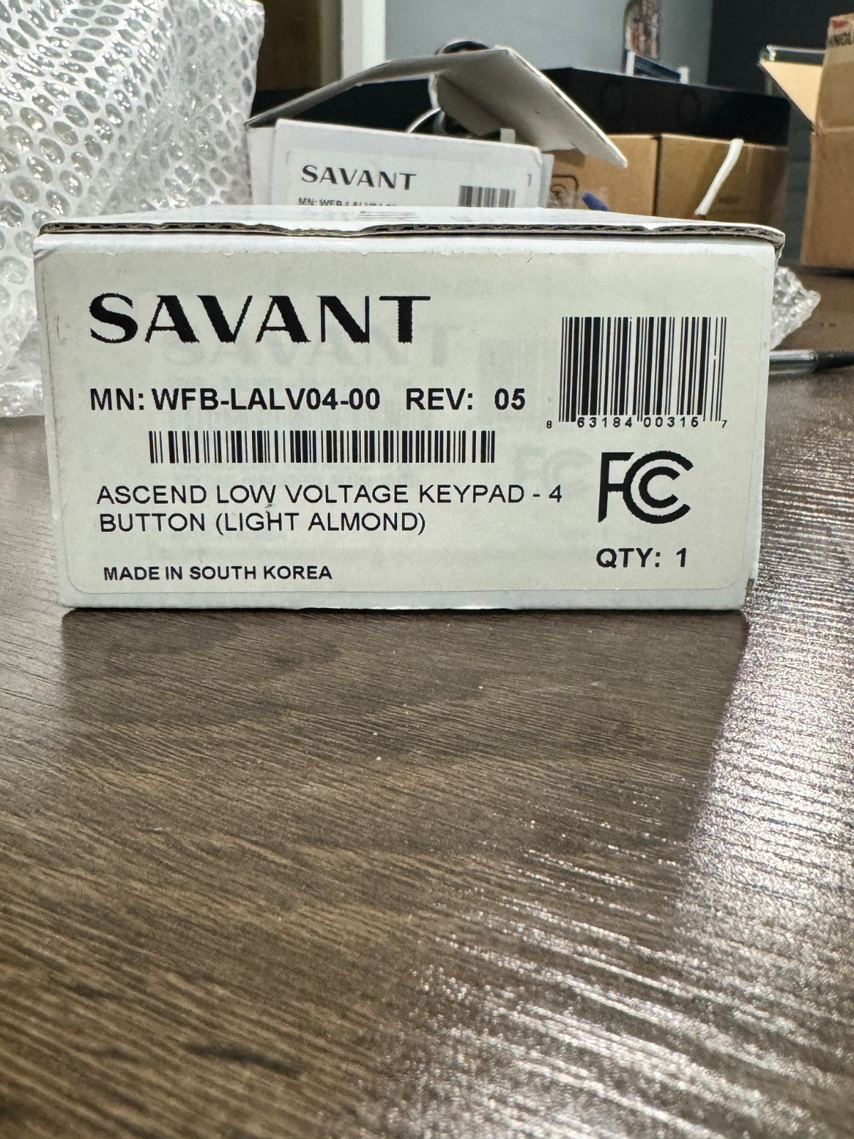 Savant Ascend Low Voltage Keypad 4 Button ( Light Almond ) Brand New